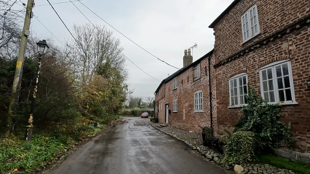 On the Dee Estuary: Burton Point, Shotwick and Puddington route