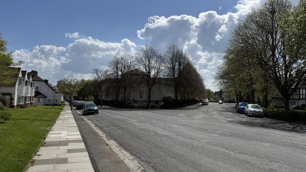 On the Across the Wirral: Little Neston to New Ferry route